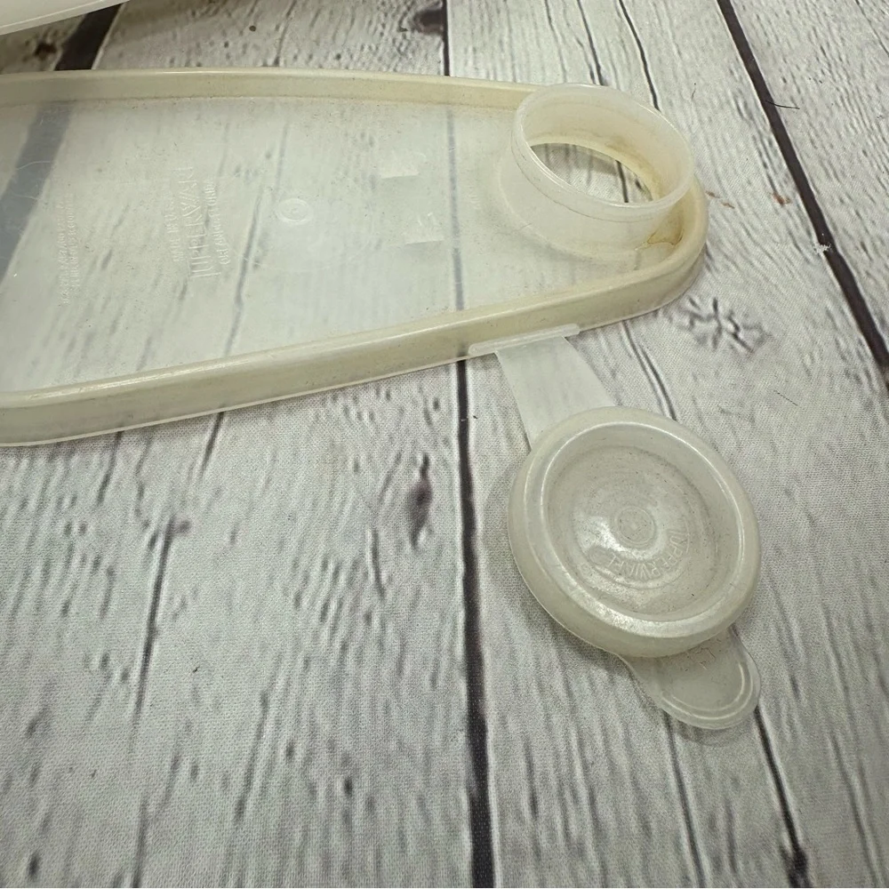 vintage tupperware 2 quart beverage container set